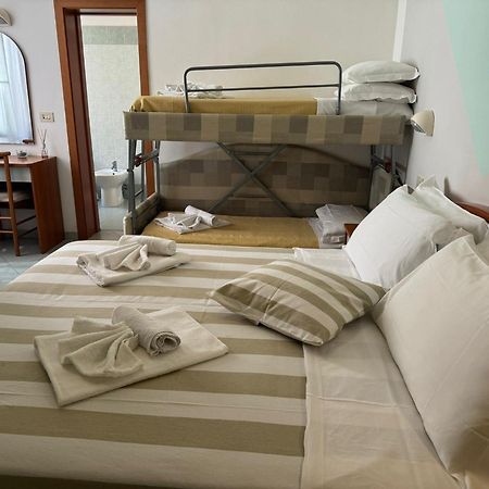 Hotel Villa Caterina Rimini Buitenkant foto