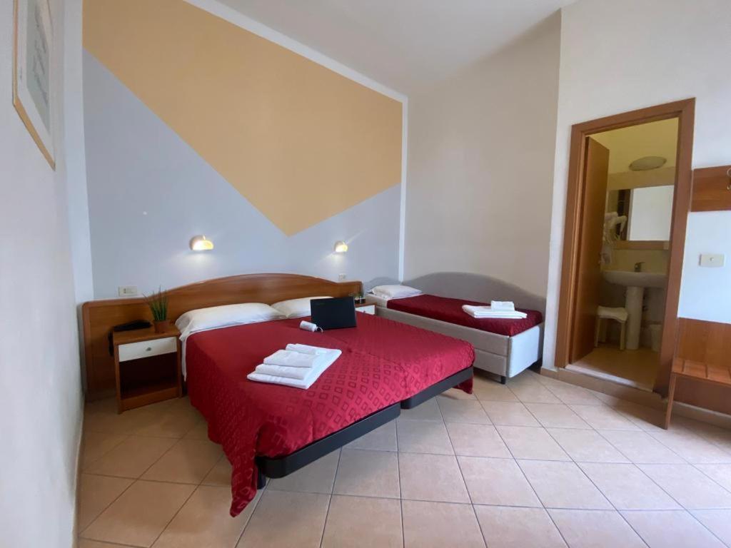 Hotel Villa Caterina Rimini Buitenkant foto