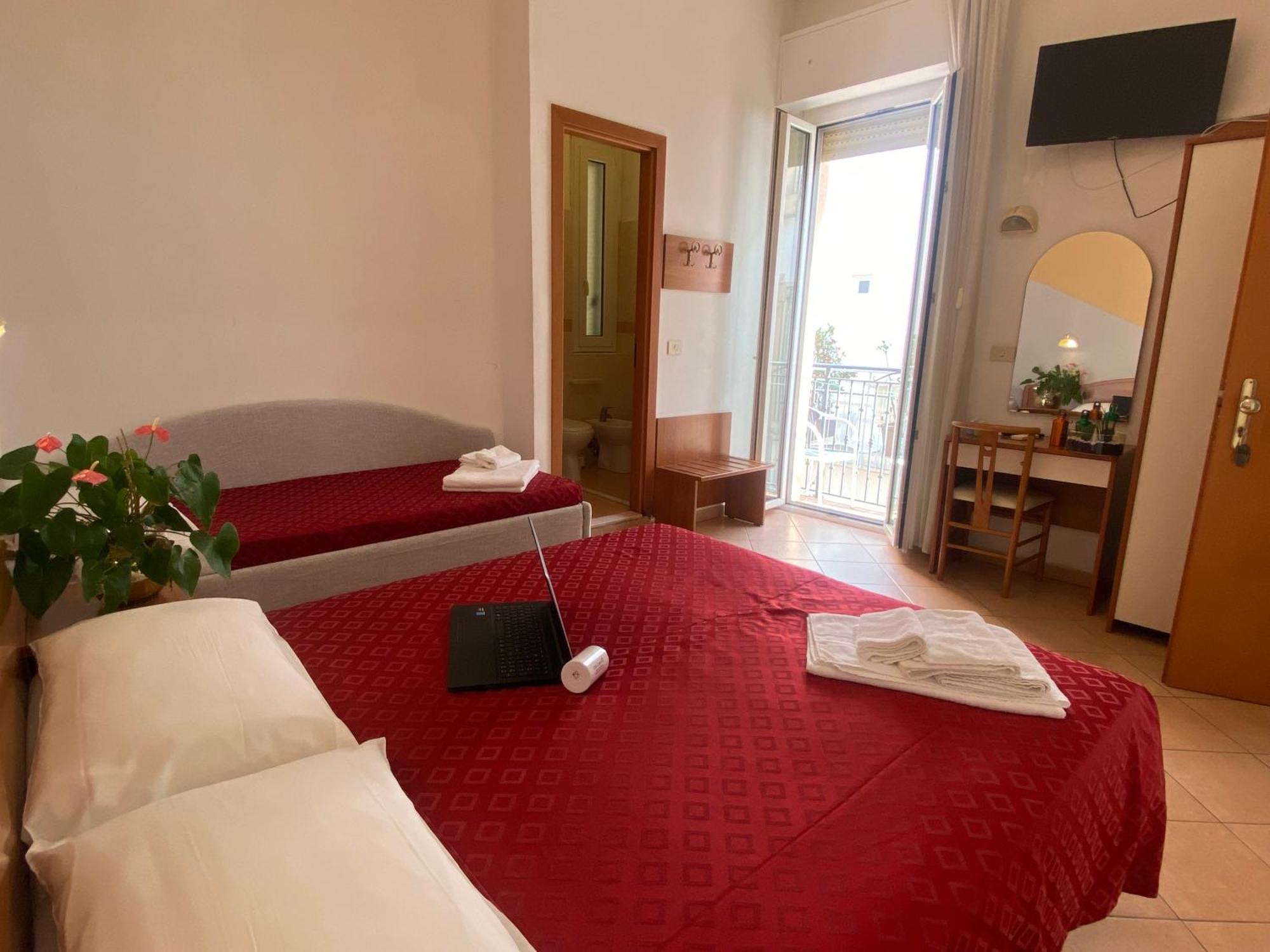 Hotel Villa Caterina Rimini Buitenkant foto