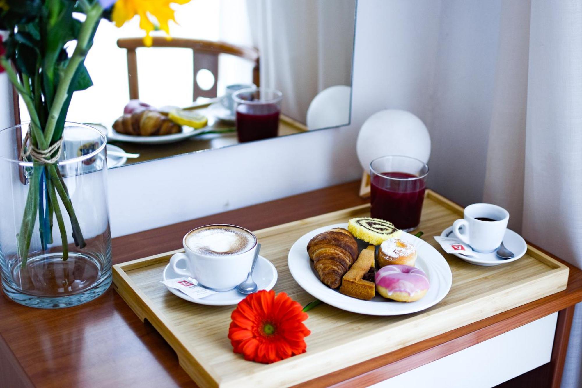 Hotel Villa Caterina Rimini Buitenkant foto