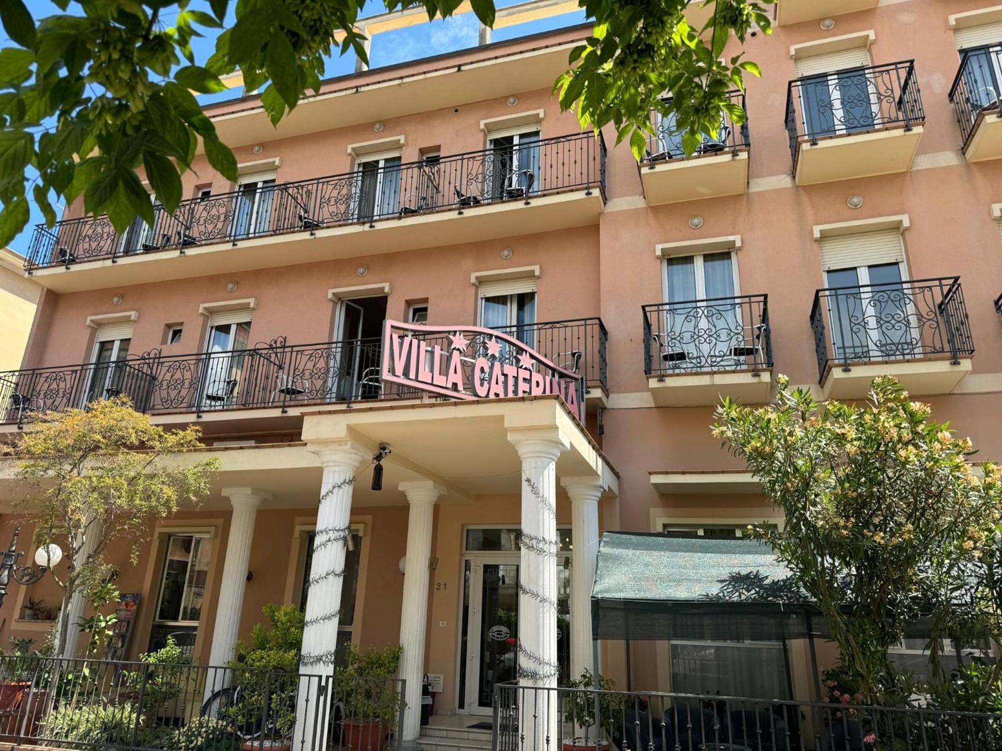 Hotel Villa Caterina Rimini Buitenkant foto