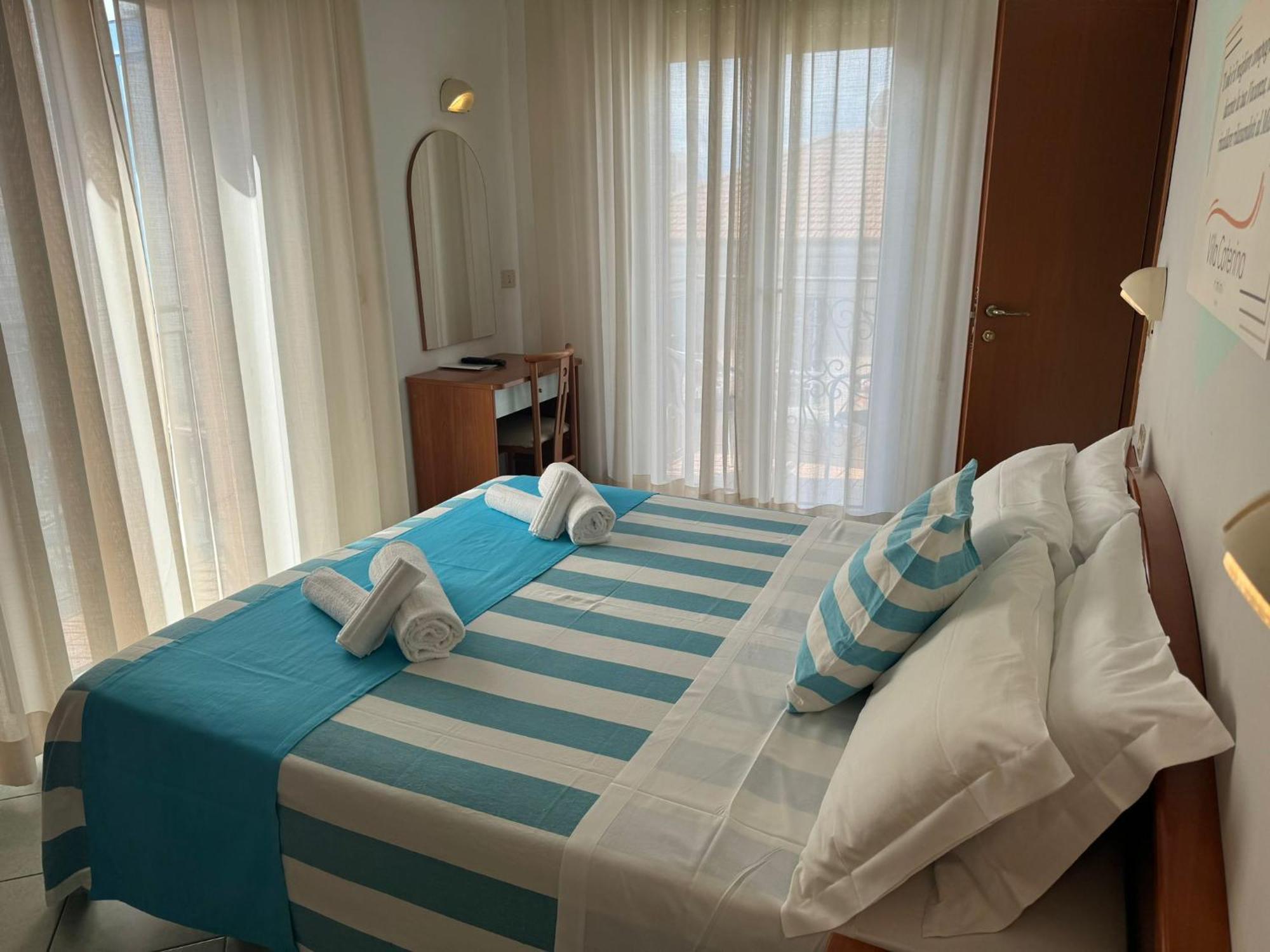 Hotel Villa Caterina Rimini Buitenkant foto