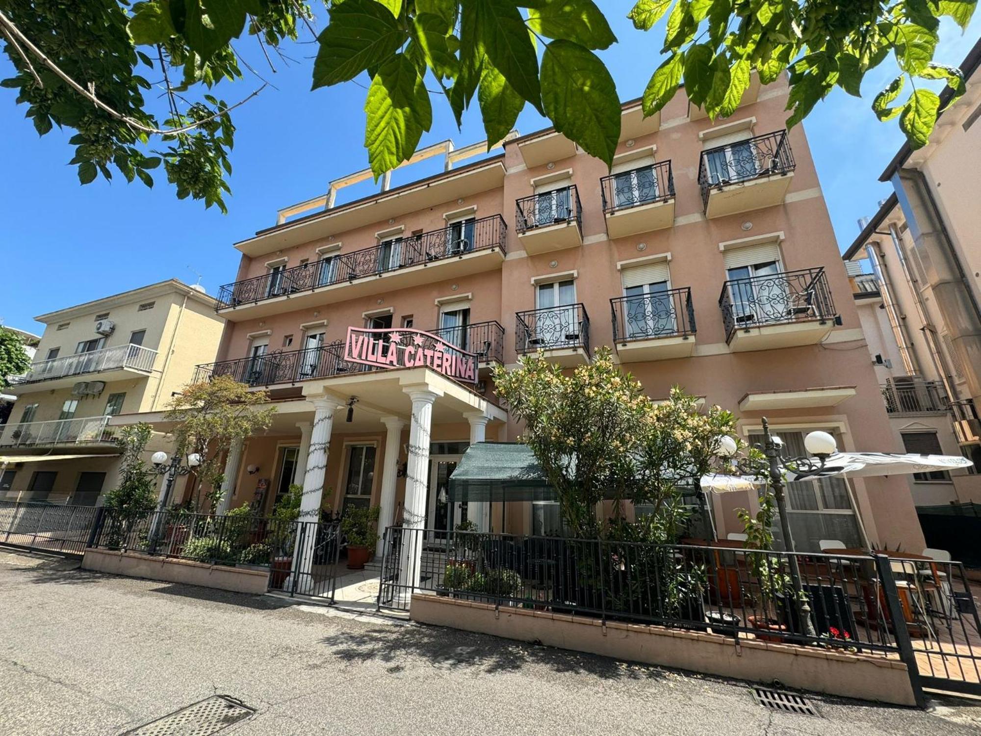 Hotel Villa Caterina Rimini Buitenkant foto