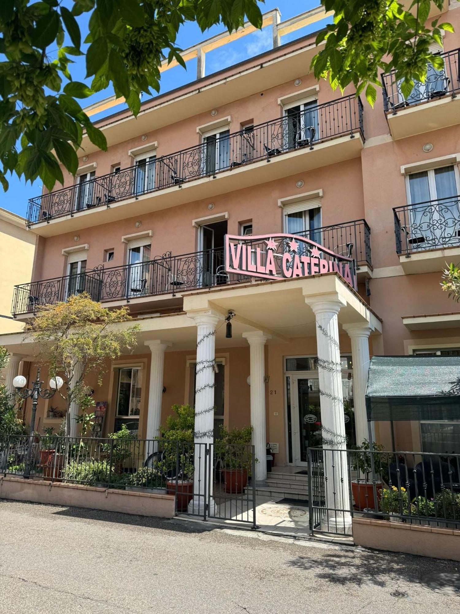 Hotel Villa Caterina Rimini Buitenkant foto